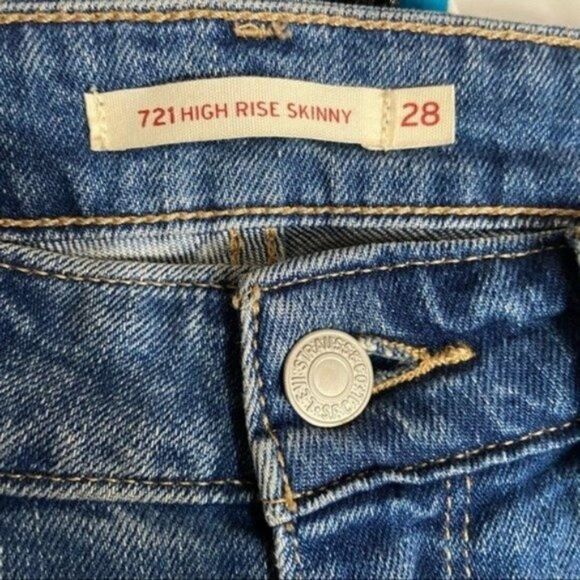 Levi’s 721 High Rise Distressed Skinny Jeans - Picture 3 of 3